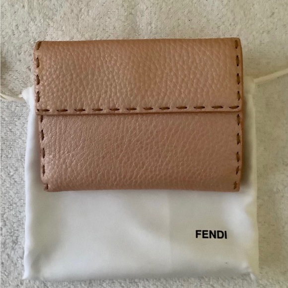 NWT FENDI Pink Selleria Roman Leather Wallet - Picture 2 of 6